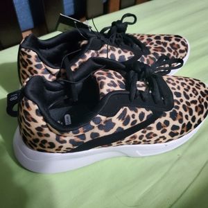 Leopard print athletic shoes